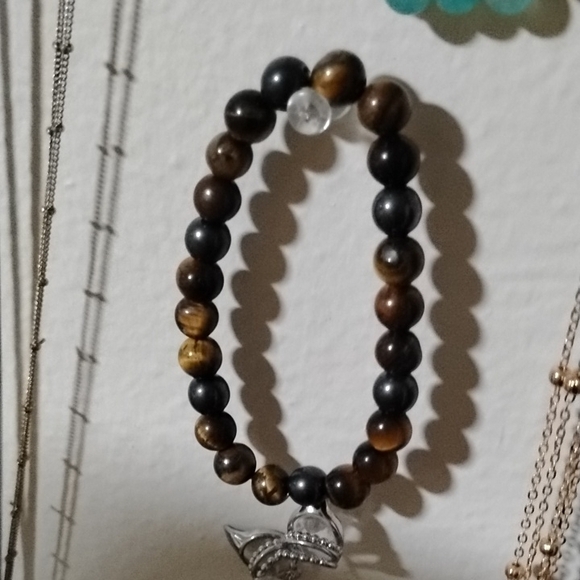 Elegant Beaded Bracelet with Charm - Picture 1 of 2